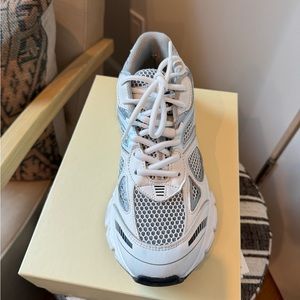 Axel Arigato Marathon Runner size 39 brand new